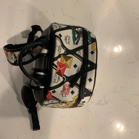 MCM MEDIUM BACKPACK - Picture 5 of 8